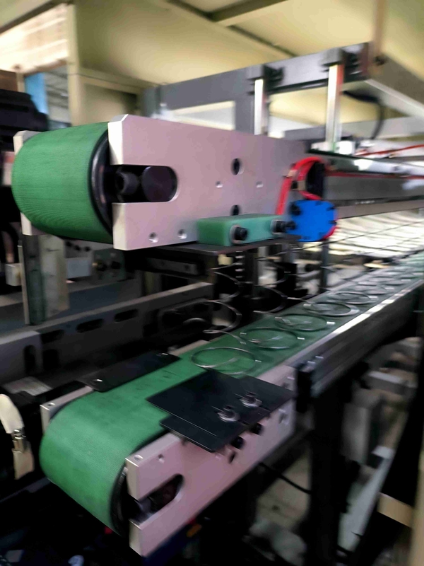 1.9-2.4mm Max 2000mm nệm mùa xuân giường máy làm lõi với 90-100 mùa xuân / phút Capacity