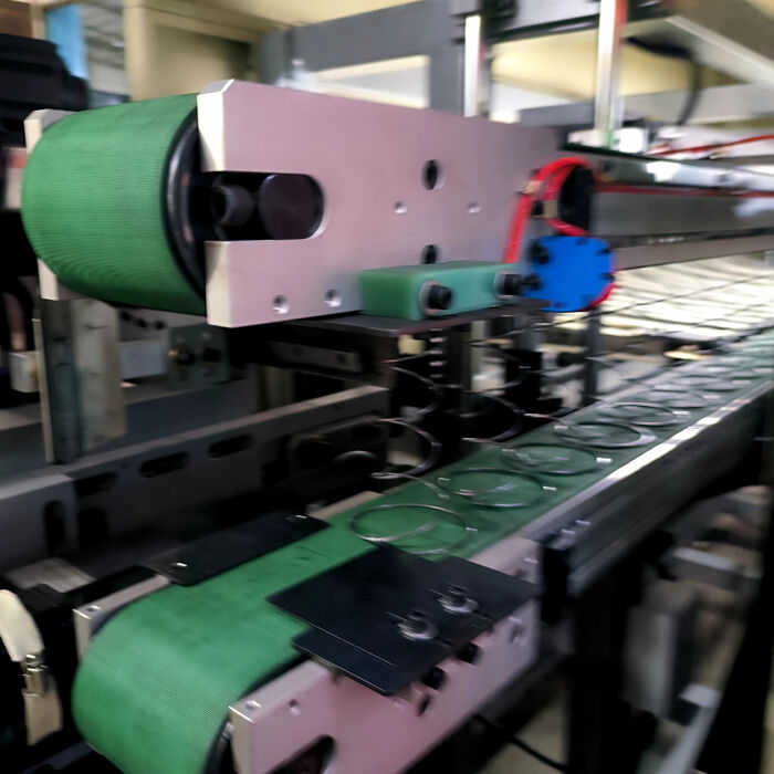 Dây chuyền sản xuất nệm 8 giờ, công suất 60-90 tấm, có đường kính vòng cuối lò xo 65mm-90mm, đường kính dây lắp ráp 1.3-1.6mm để lắp ráp nệm